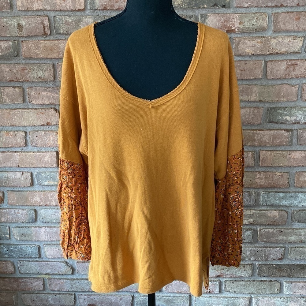 Anthropologie Hi-Low Top Small EUC